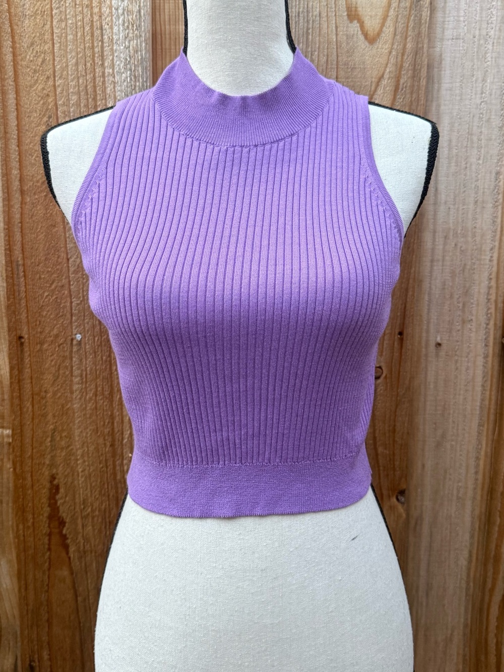 Uniqlo Lavender Ribbed Cropped Mock Neck Tank